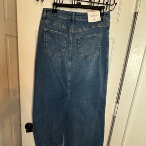 Zara Women’s Denim Jeans Skirt in Deep Blue